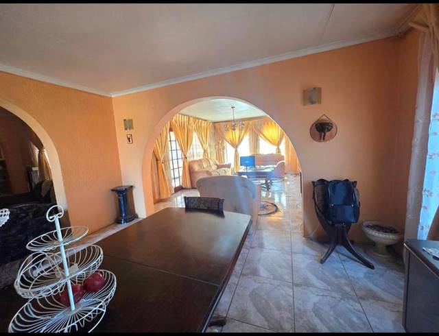 3 BEDROOM HOUSE FOR SALE IN DAWN PARK